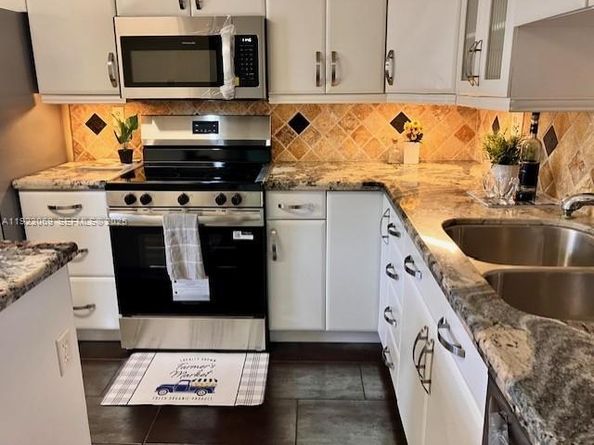 3910 Inverrary Blvd 304B, Lauderhill FL 33319