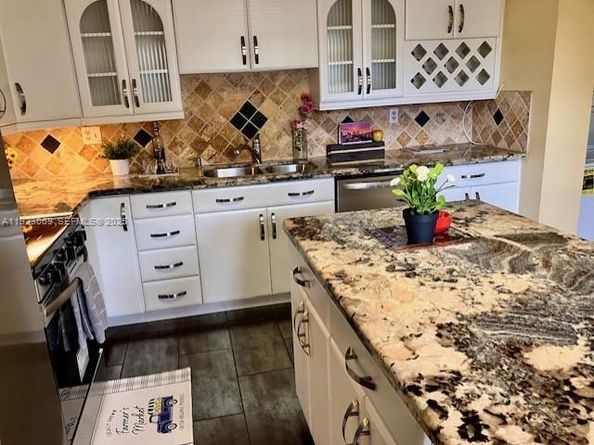 3910 Inverrary Blvd 304B, Lauderhill FL 33319