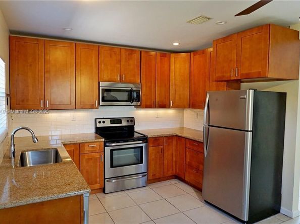 1636 NE 15th Ave, Fort Lauderdale FL 33305