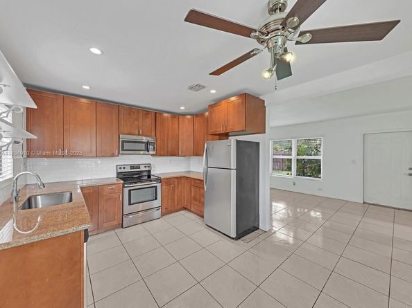 1636 NE 15th Ave, Fort Lauderdale FL 33305