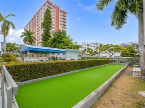 3177 S Ocean Dr 309, Hallandale Beach FL 33009