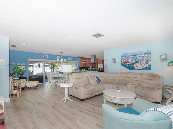 1551 SE 24th Ave, Pompano Beach FL 33062