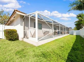 16898 Crestview Ln, Weston FL 33326