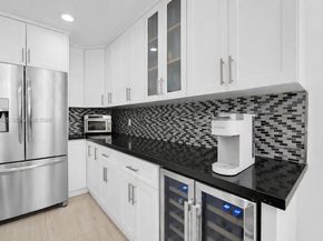 16898 Crestview Ln, Weston FL 33326