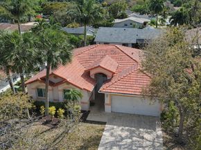 16898 Crestview Ln, Weston FL 33326