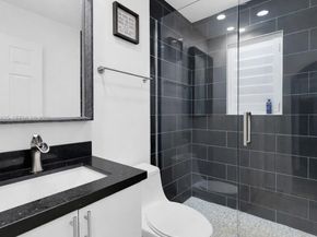 16898 Crestview Ln, Weston FL 33326