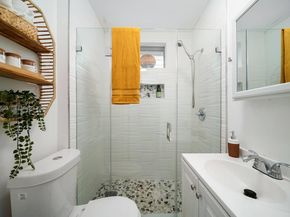 810 NW 21st Ct, Miami FL 33125