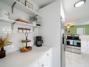 810 NW 21st Ct, Miami FL 33125