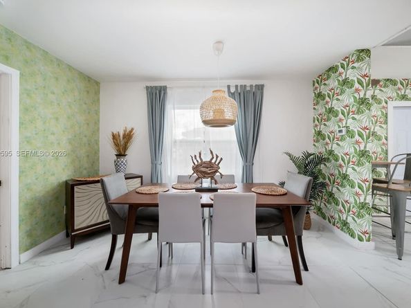 810 NW 21st Ct, Miami FL 33125