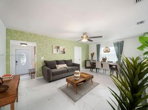 810 NW 21st Ct, Miami FL 33125