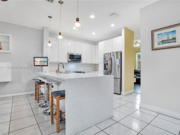 636 Sand Creek Cir, Weston FL 33327