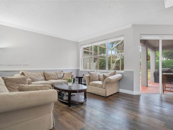 636 Sand Creek Cir, Weston FL 33327