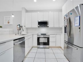 636 Sand Creek Cir, Weston FL 33327