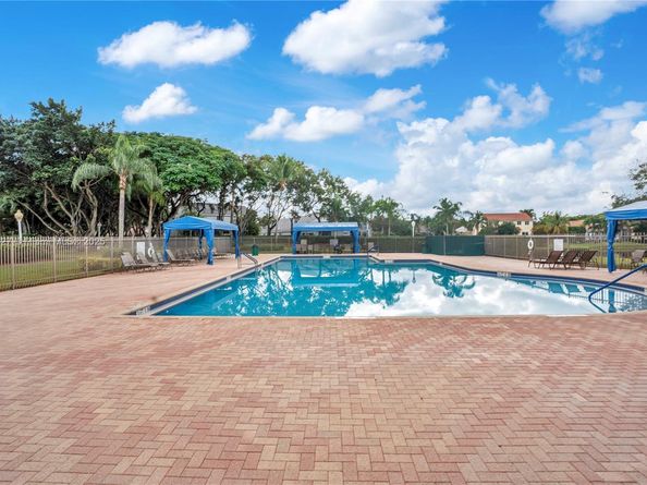 636 Sand Creek Cir, Weston FL 33327