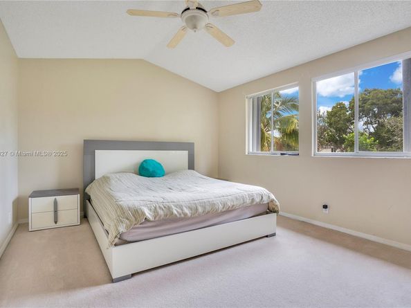 636 Sand Creek Cir, Weston FL 33327