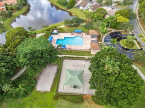 636 Sand Creek Cir, Weston FL 33327