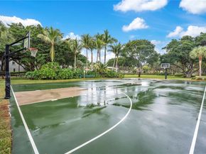 636 Sand Creek Cir, Weston FL 33327