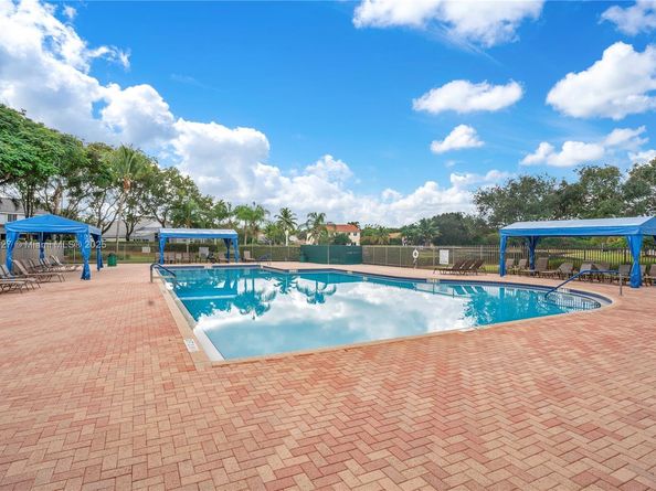 636 Sand Creek Cir, Weston FL 33327