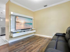 636 Sand Creek Cir, Weston FL 33327