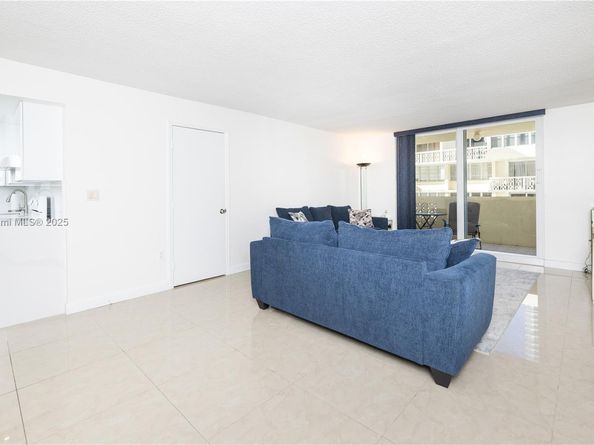 1833 S Ocean Dr 1007, Hallandale Beach FL 33009
