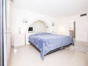 1833 S Ocean Dr 1007, Hallandale Beach FL 33009