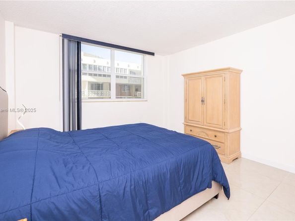 1833 S Ocean Dr 1007, Hallandale Beach FL 33009