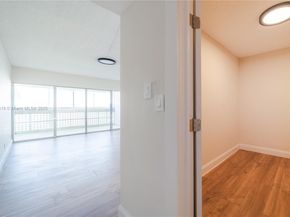 3301 Spanish Moss Ter 802, Lauderhill FL 33319