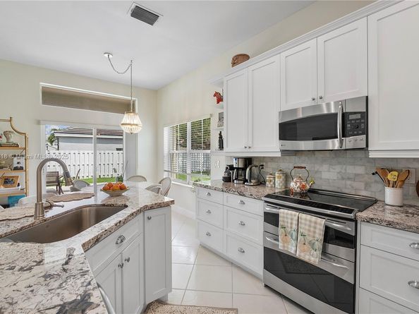 Undisclosed Address #A11875818, Weston FL 33327