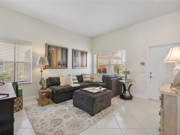 Undisclosed Address #A11875818, Weston FL 33327