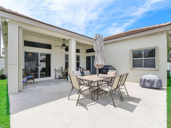 Undisclosed Address #A11875818, Weston FL 33327