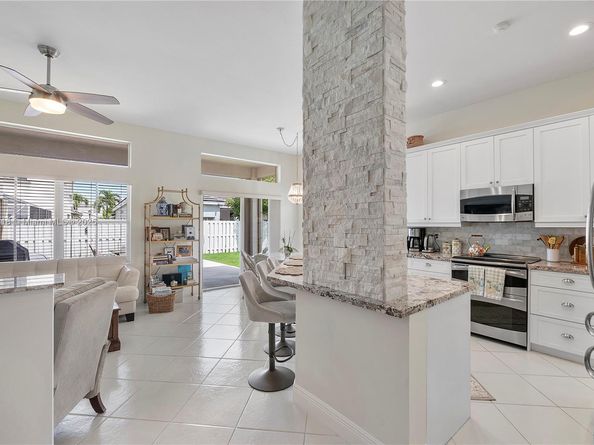 Undisclosed Address #A11875818, Weston FL 33327