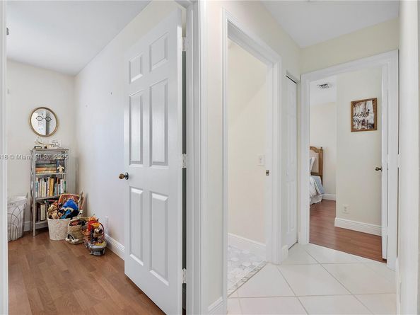 Undisclosed Address #A11875818, Weston FL 33327