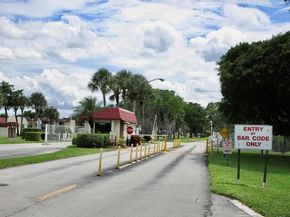 140 Lake Nancy Ln 112, West Palm Beach FL 33411