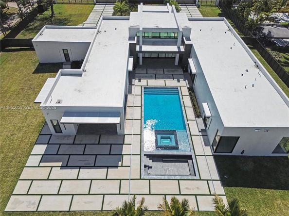 11481 SW 93 St, Miami FL 33176