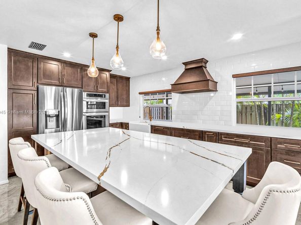 2880 Albatross Dr, Cooper City FL 33026