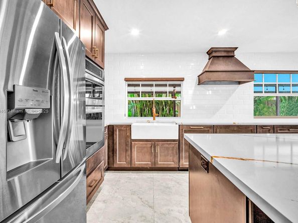 2880 Albatross Dr, Cooper City FL 33026