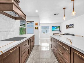 2880 Albatross Dr, Cooper City FL 33026