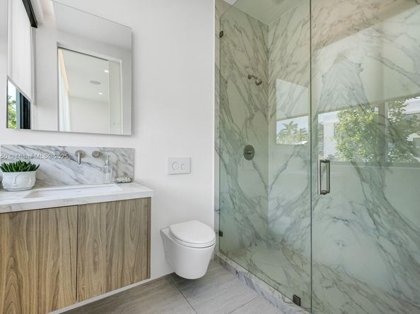 310 W Dilido Dr, Miami Beach FL 33139