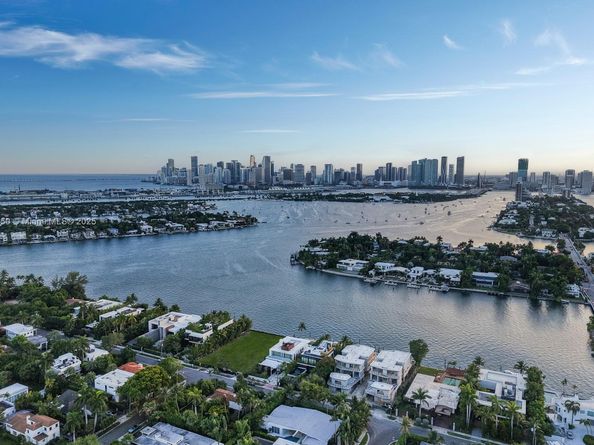 310 W Dilido Dr, Miami Beach FL 33139