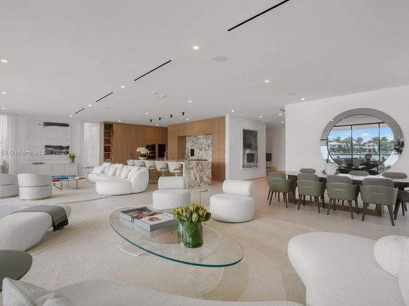 310 W Dilido Dr, Miami Beach FL 33139