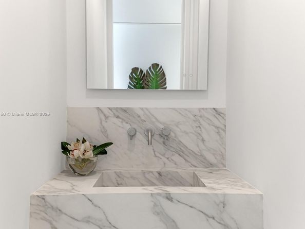 310 W Dilido Dr, Miami Beach FL 33139