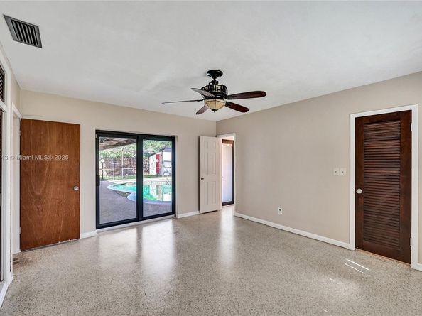 201 NW 77th Way, Pembroke Pines FL 33024