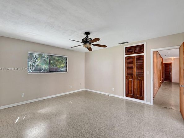 201 NW 77th Way, Pembroke Pines FL 33024