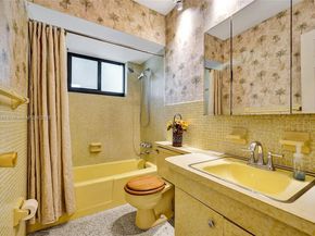 201 NW 77th Way, Pembroke Pines FL 33024