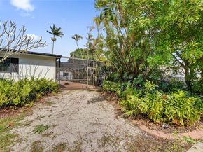 201 NW 77th Way, Pembroke Pines FL 33024