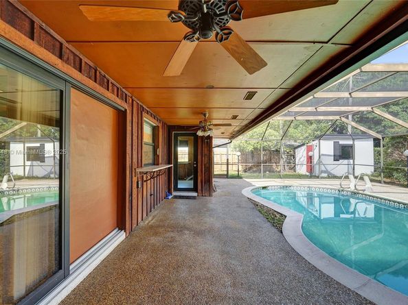 201 NW 77th Way, Pembroke Pines FL 33024