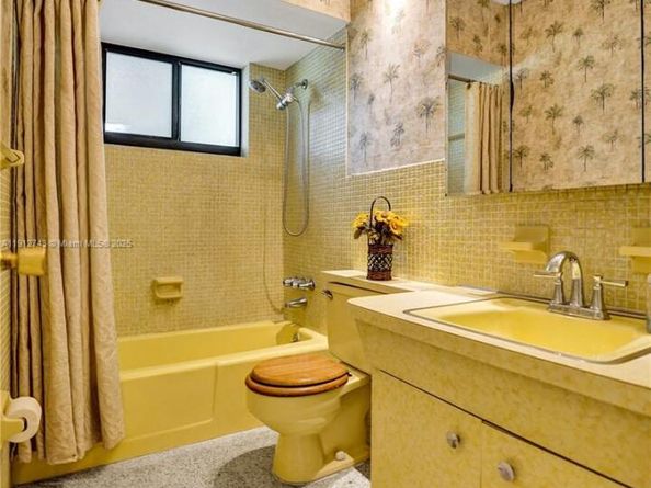 201 NW 77th Way, Pembroke Pines FL 33024