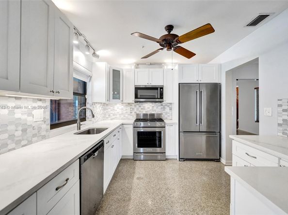 201 NW 77th Way, Pembroke Pines FL 33024