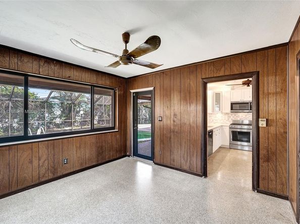 201 NW 77th Way, Pembroke Pines FL 33024