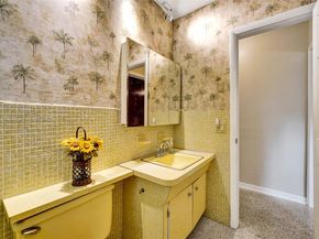 201 NW 77th Way, Pembroke Pines FL 33024